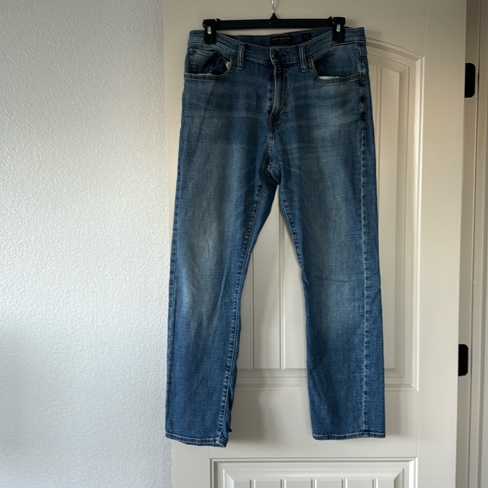 Men's size 34/32 Lucky Jeans